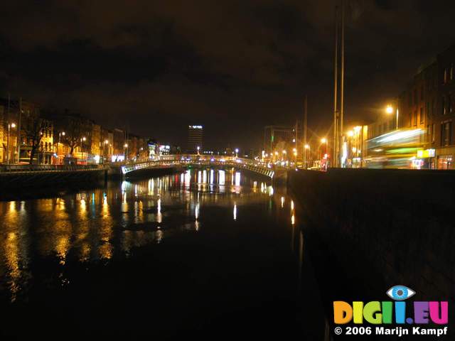 15919 River Liffey and traffic